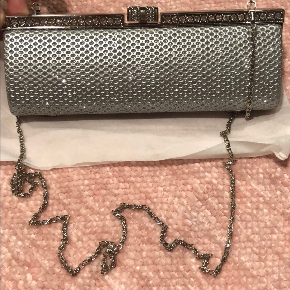 Unique one of a king clutch